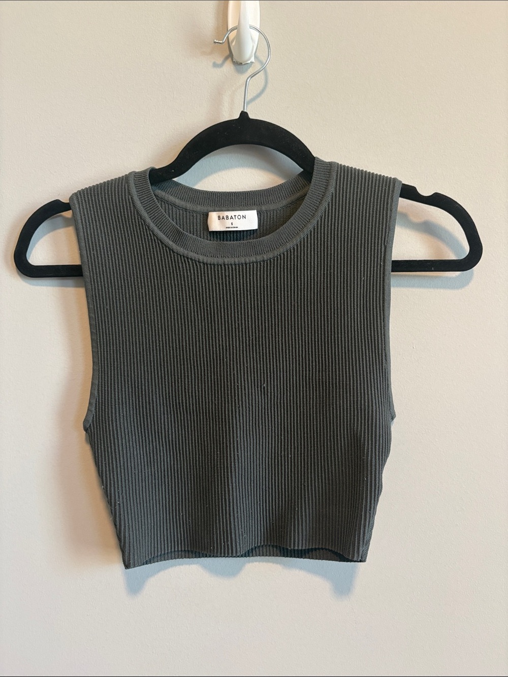 Babaton Aritzia Ribbed Crewneck Crop Tank - Charcoal